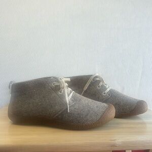 KEEN Mosey Wool Chukka Boots Taupe Women’s Size 8.5 EU 39 Outdoor Camping Hiking